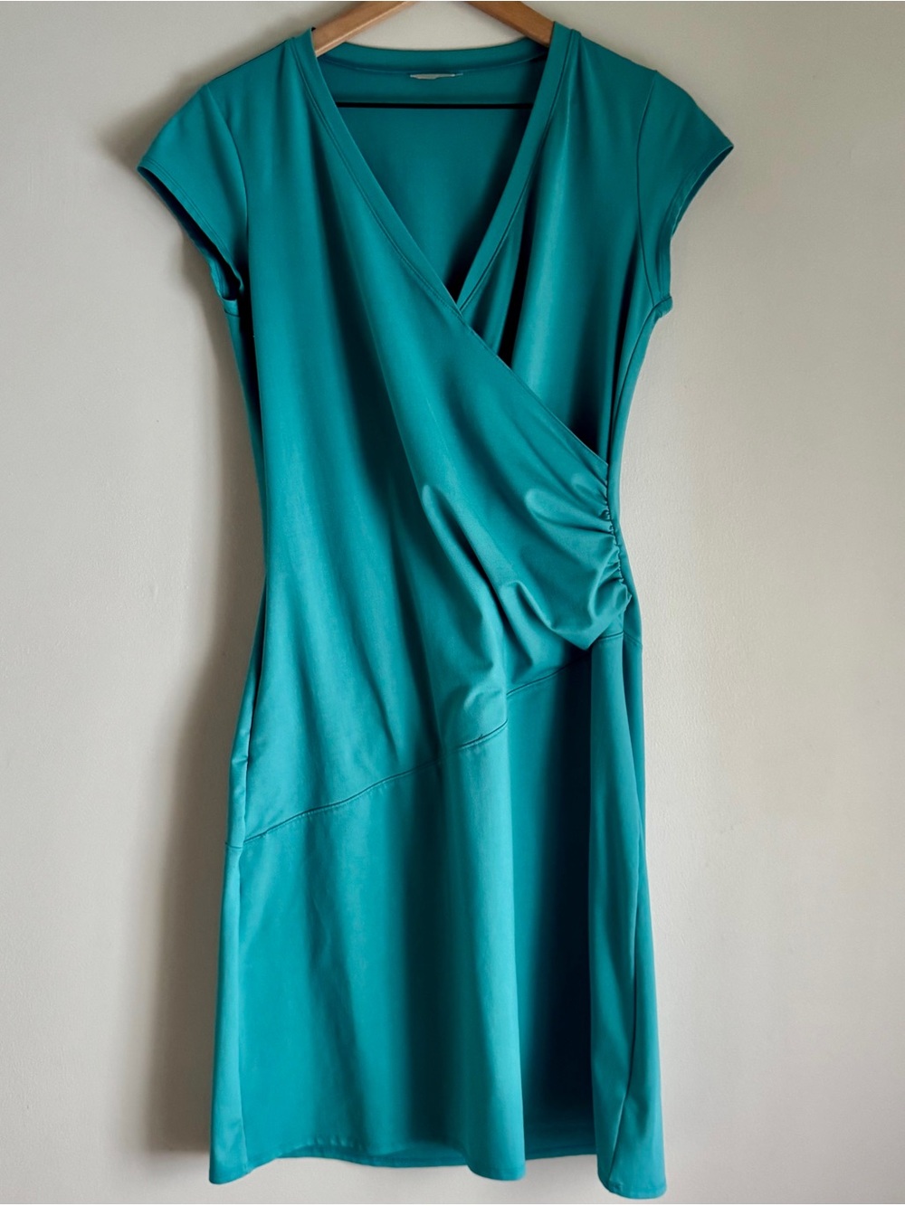 Athleta Nectar Teal Blue Faux Wrap Short Sleeve Athletic Dress Size Medium